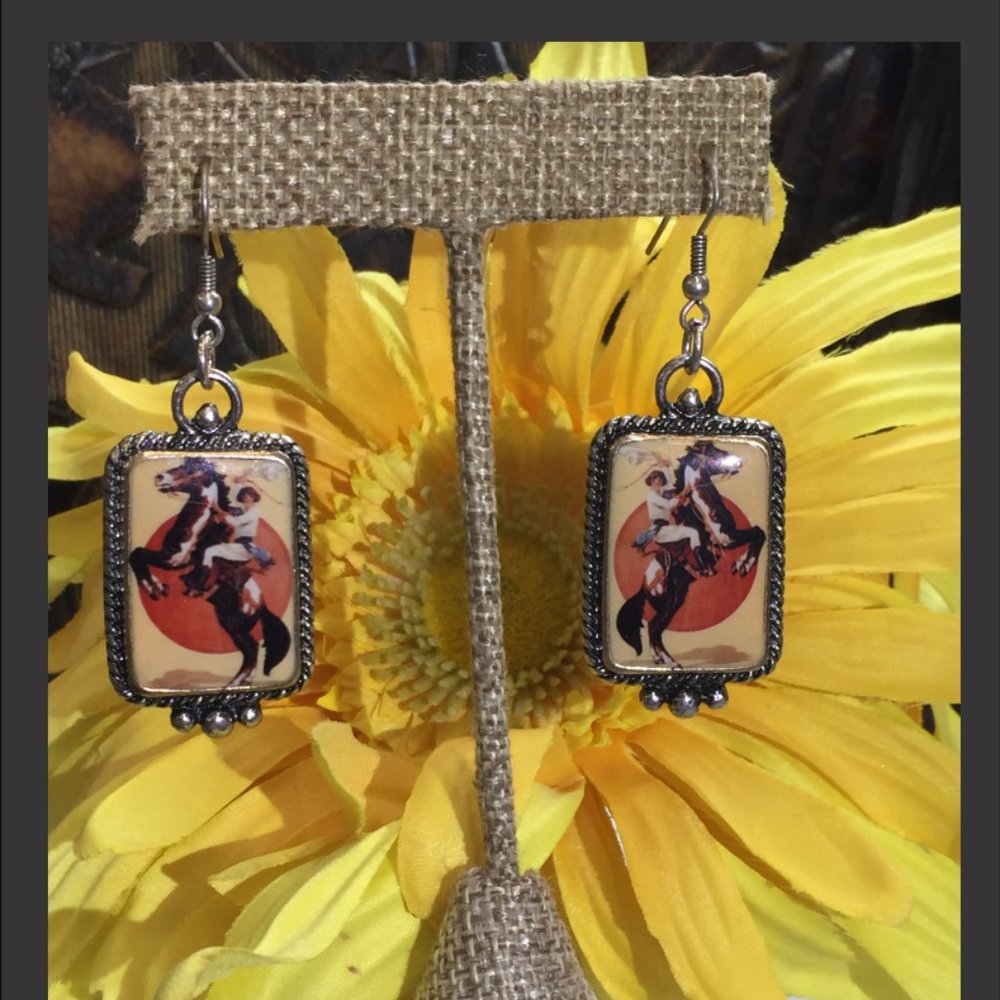 🆕❤️Sunset Cowgirl Earrings